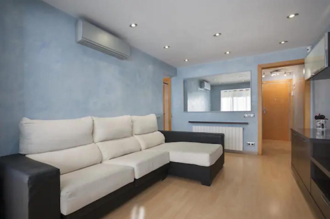 Apartamento Playa Con Piscina Parking Y 2 Habitac Castelldefels Bagian luar foto