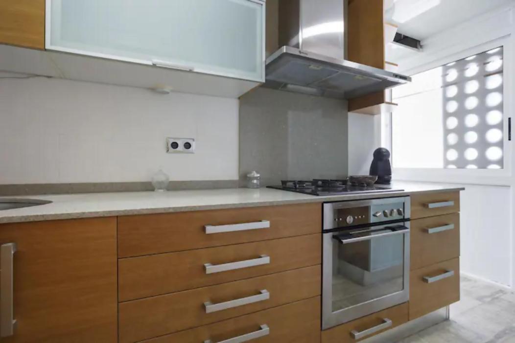 Apartamento Playa Con Piscina Parking Y 2 Habitac Castelldefels Bagian luar foto