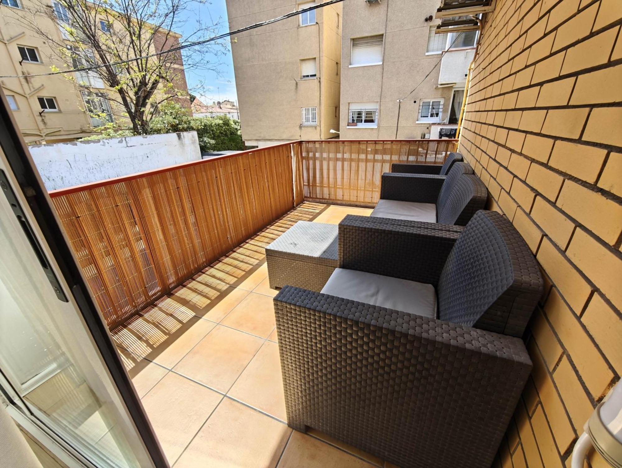 Apartamento Playa Con Piscina Parking Y 2 Habitac Castelldefels Bagian luar foto